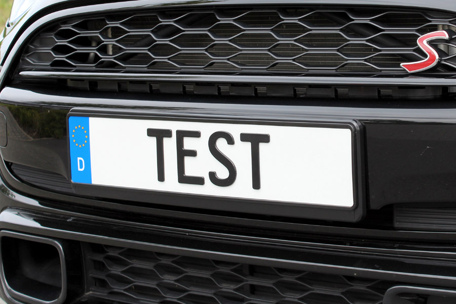 test&technik - Ihr News- und Testmagazin im Internet - Test: 3D Kennzeichen  aus Kunststoff für PKW und Motorräder